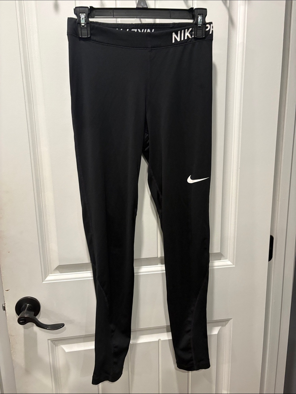 black Nike Pro Dri-FIT women's athletic leggings
